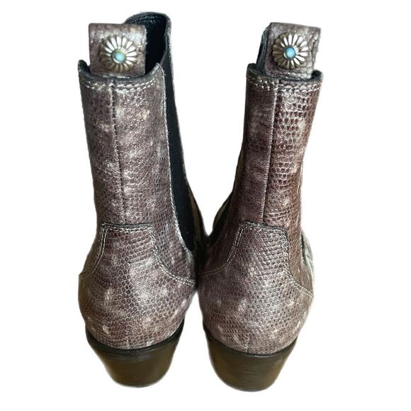 PAIGE Willa Chelsea Lizard Gray Boots - Picture 4 of 5